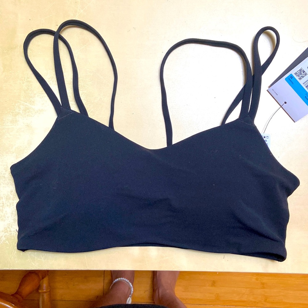 Women's Light-Support Padded Strappy Sports Bra
Nike Alate Trace